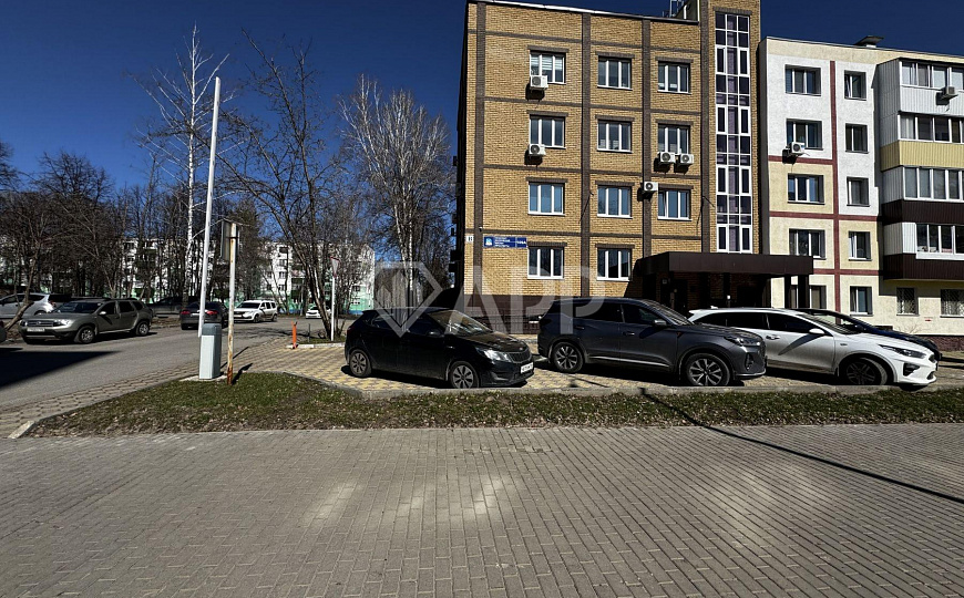  Офисное помещение в аренду  135м2 фото