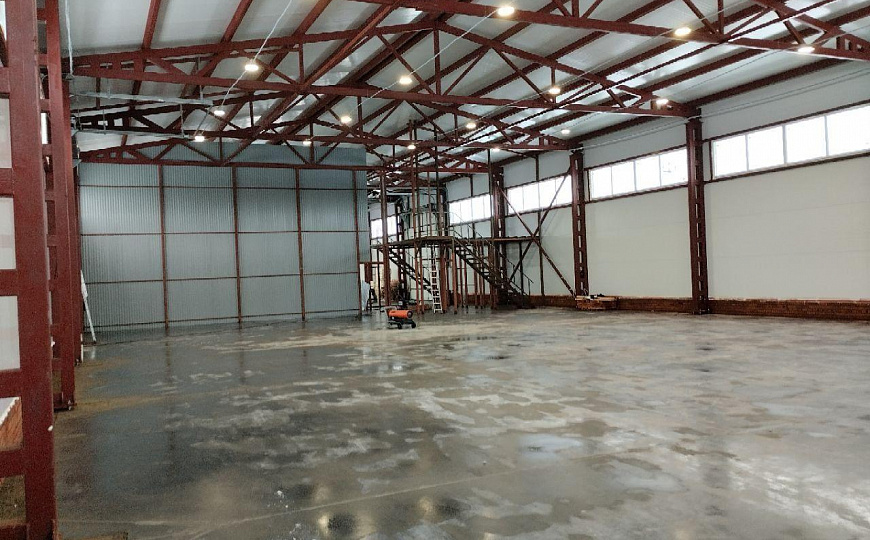 Продаю 1080 м² с земельным участком фото