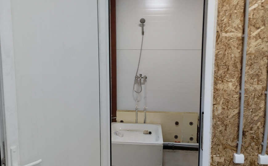 Продаю 1080 м² с земельным участком фото