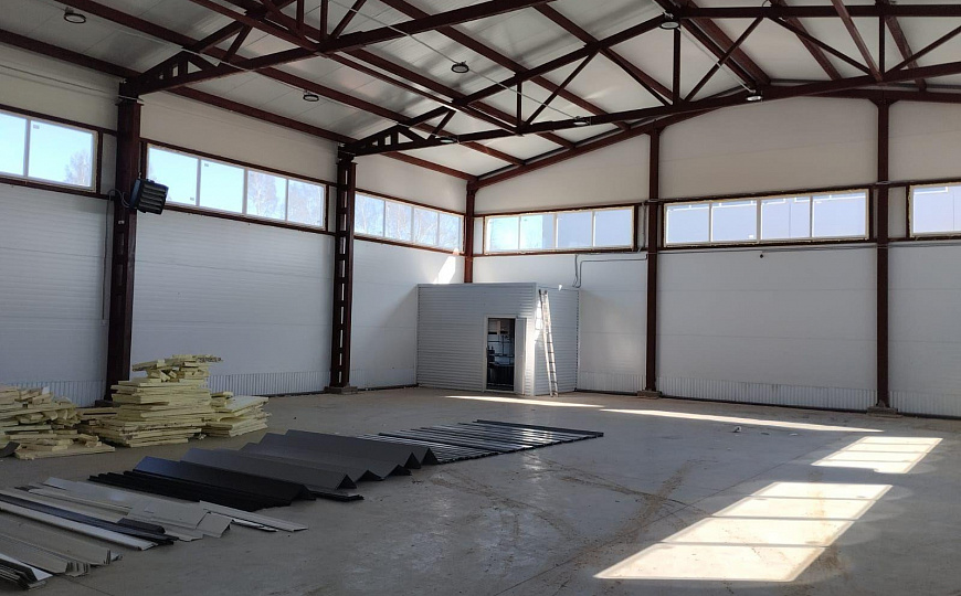 Продаю 1080 м² с земельным участком фото