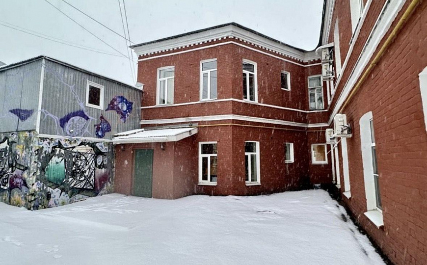 Здание на 1 линии ул.Куйбышева фото