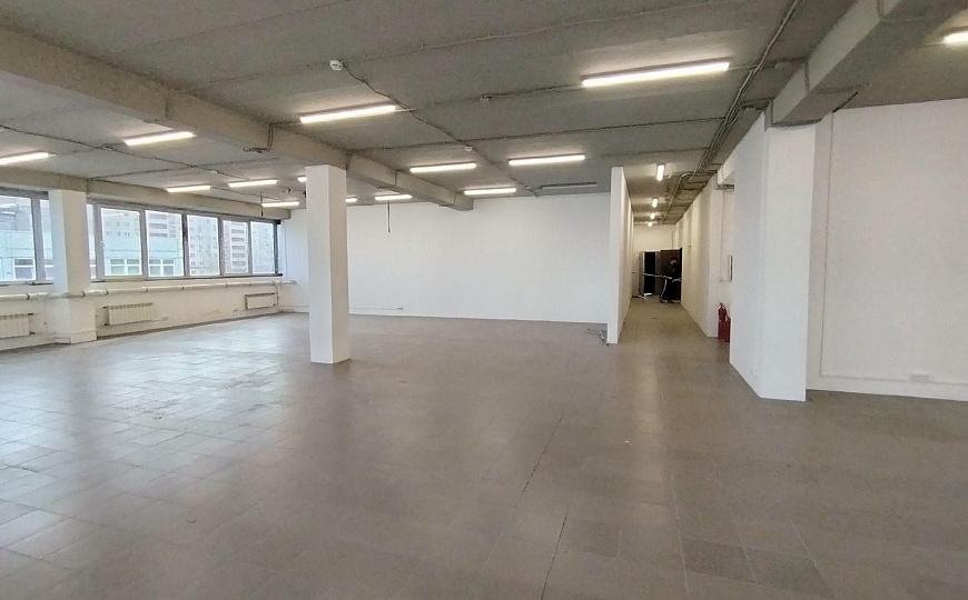 Помещение свободного назначения, 290 м², 50 кВт, на ш. Энтузиастов Грузовой лифт, хороший ремонт. фото