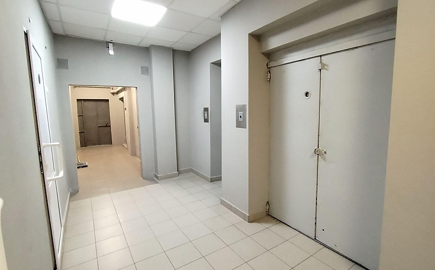 Сдам помещение 147 м² в БЦ на ш. Энтузиастов. Свободная планировка, лифт, парковка. Ремонт обсудим. фото