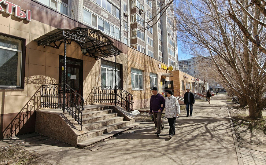 Помещение на 1 линии с очень высоким трафиком 171,7м² фото