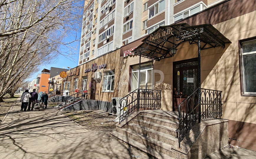 Помещение на 1 линии с очень высоким трафиком 171,7м² фото