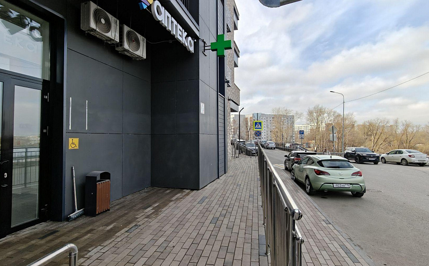 Торговая площадь 77,3м² на высоком трафике фото