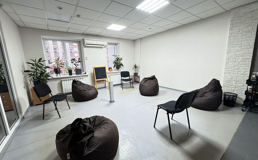 Функциональный офис 112 м2 фото