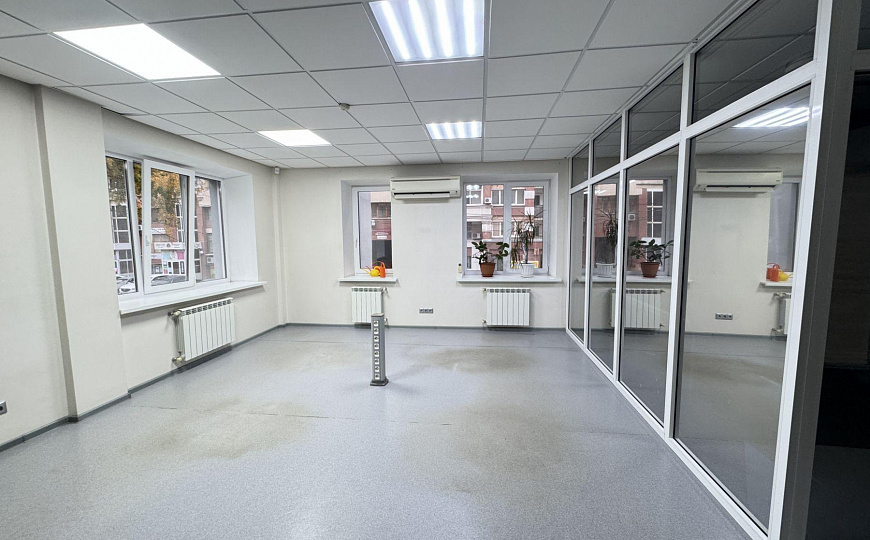 Функциональный офис 112 м2 фото