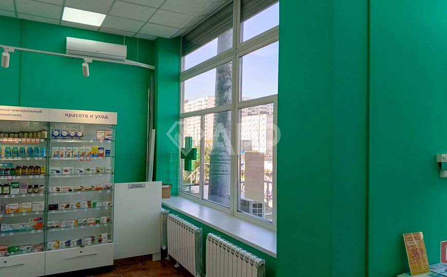 Продаю на первой линии торговое помещение, 342,4 м² фото