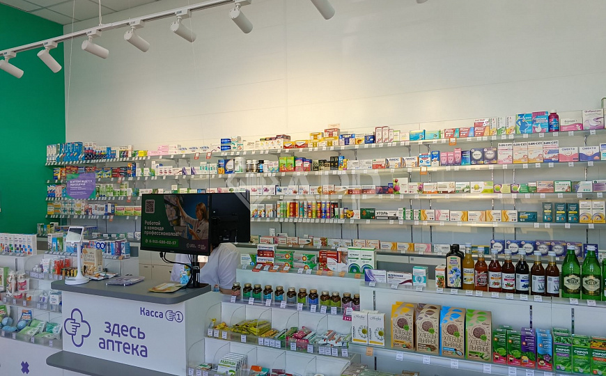 Продаю на первой линии торговое помещение, 342,4 м² фото