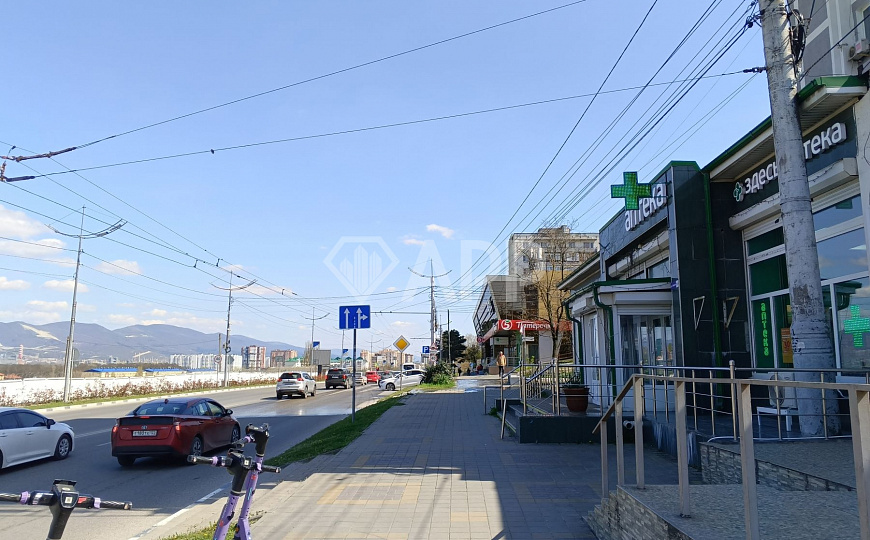 Продаю на первой линии торговое помещение, 342,4 м² фото