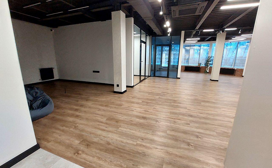 Торгово-офисный центр фото