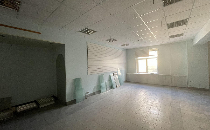 Сдам торговое помещение, 90 м² фото