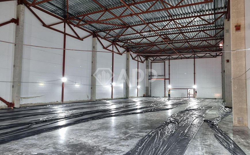 Сдаётся производственно-складское помещение от 1000 м² фото