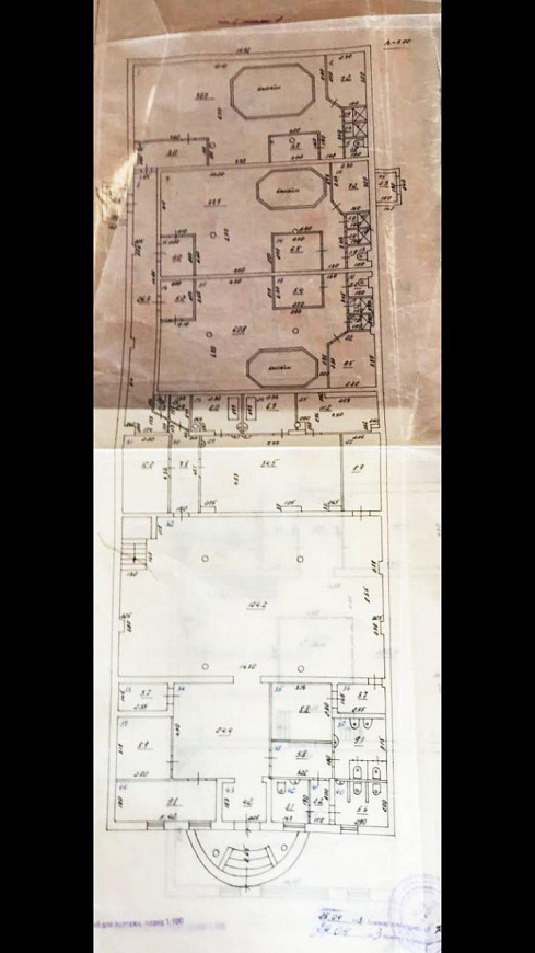 Отдельно стоящее здание в парке ^Дружба^ фото