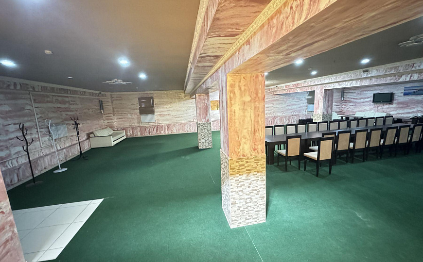 Цоколь 250 м2 на первой линии под караоке, бильярд, доставку еды фото