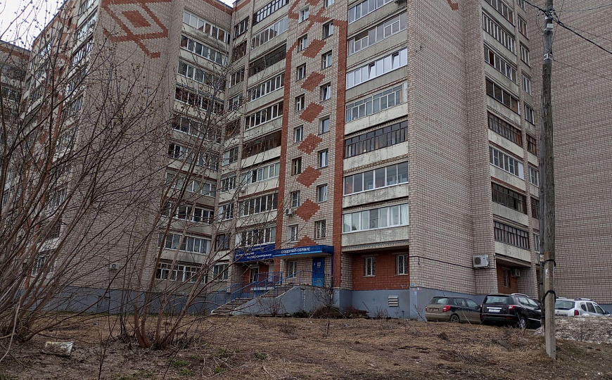 Офис 67 м² на первой линии в гор. Металлургов фото