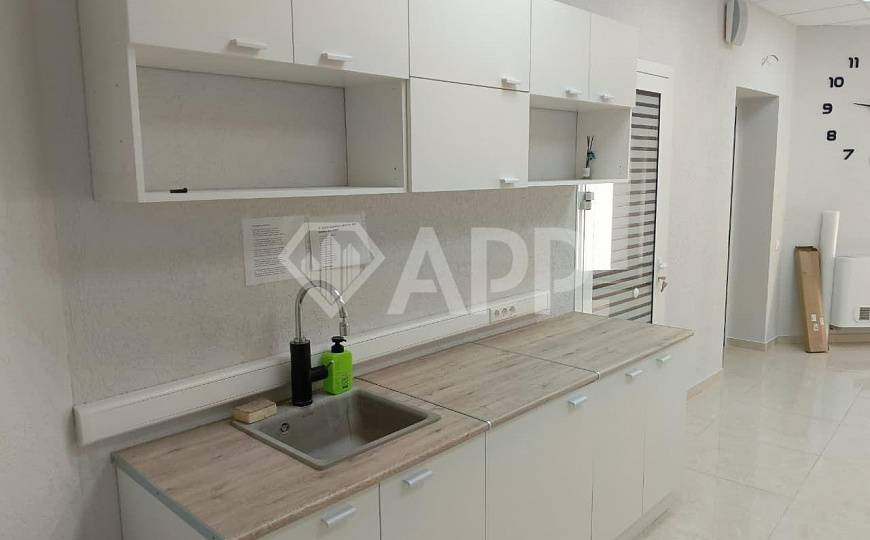 Сдаю офисное помещение, 437 м² фото