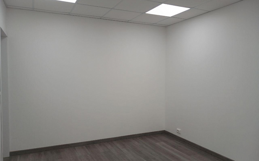 Аренда 14 м² и 20 м² на 1-й линии Защитников Москвы - от 35 т.р./мес" фото