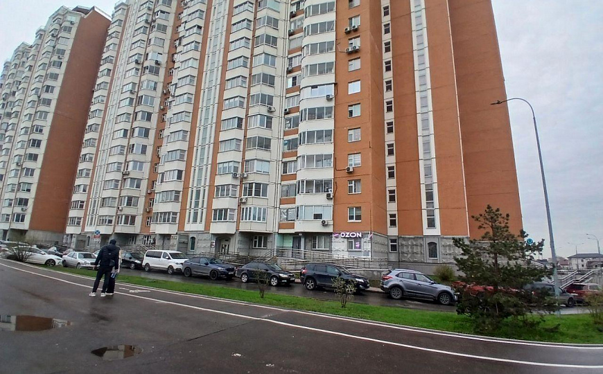 Аренда 14 м² и 20 м² на 1-й линии Защитников Москвы - от 35 т.р./мес" фото