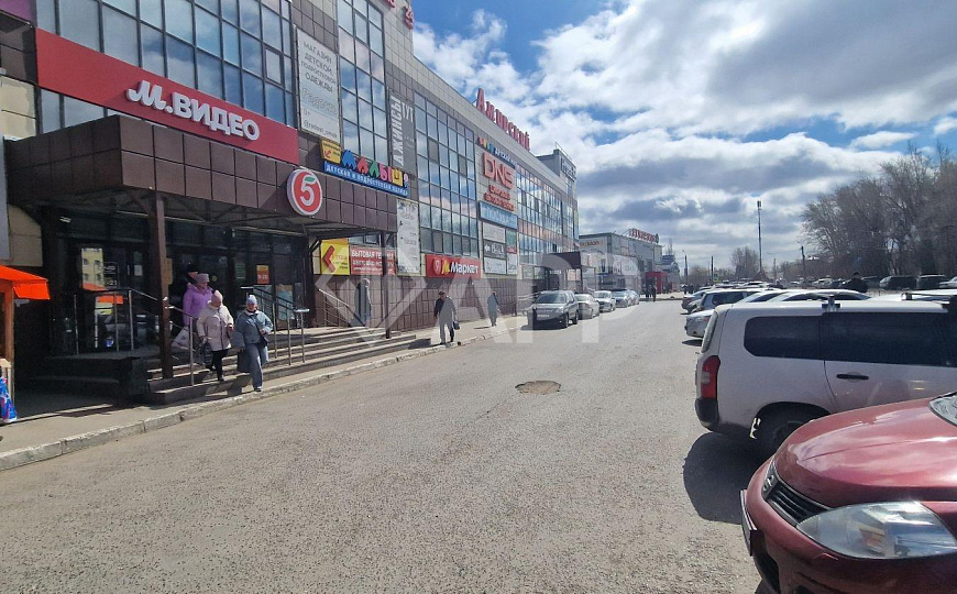 Торговая площадь в ТЦ "Амурский"/1 этаж/ 12м2 фото