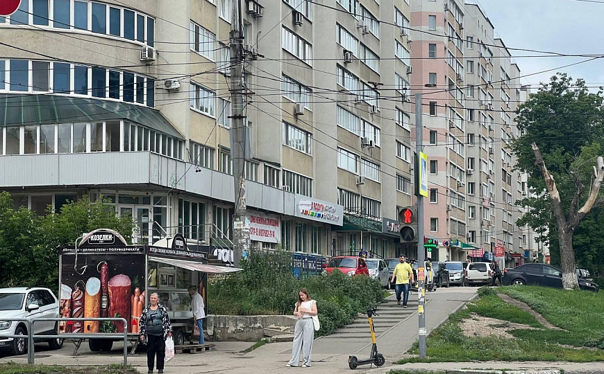 Высокий цоколь с окнами 45,6 м2 фото