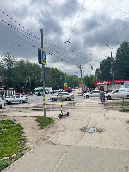 Высокий цоколь с окнами 45,6 м2 фото