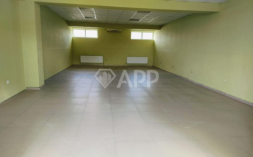 Сдаю помещение на первой линии, 350 м², с высоким трафиком фото