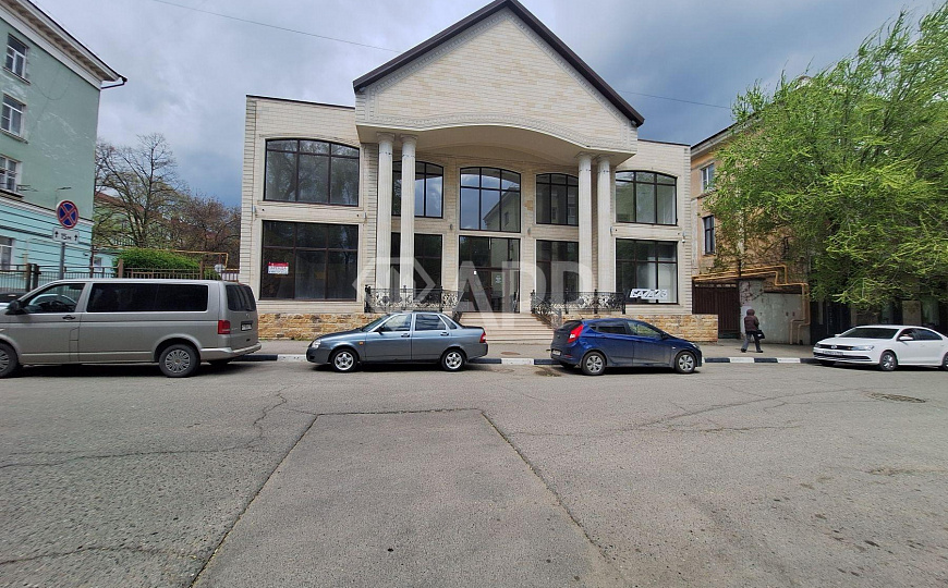 Сдам отдельно стоящее здание, 300 м² фото