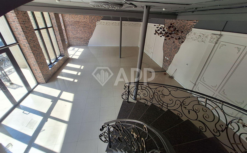 Сдам отдельно стоящее здание, 300 м² фото