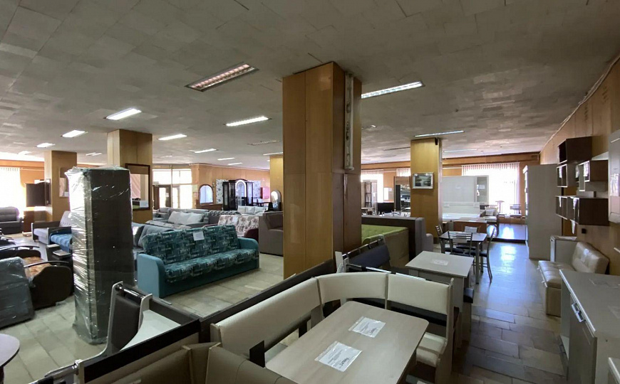 Сдам торговое помещение, 1 621 м² фото