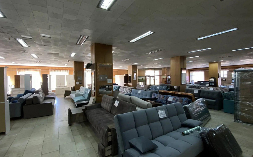 Сдам торговое помещение, 1 621 м² фото