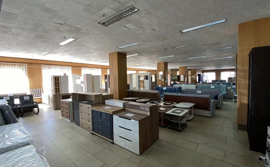 Сдам торговое помещение, 1 621 м² фото