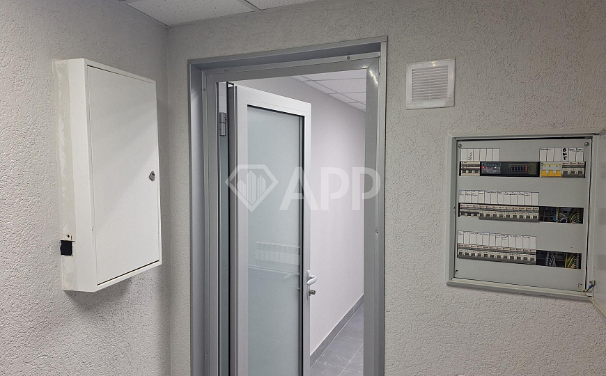 Сдам помещение в цоколе с окнами, 57,1м² фото