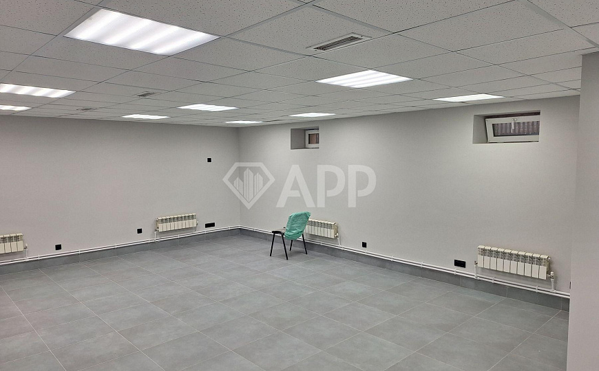 Сдам помещение в цоколе с окнами, 57,1м² фото