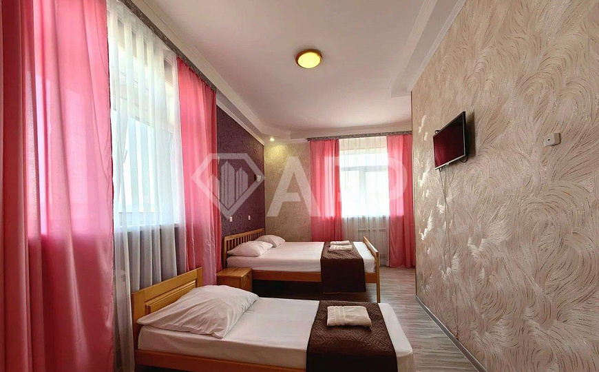 Продам гостиницу 1 200 м² фото