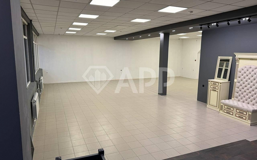 Сдаю торговое помещение 150 м²  фото