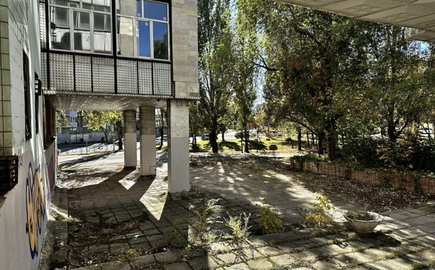 Продажа здания 5164.9 м2 с земельным участком 2328 м2  на 1 линии ул.Антонова-Овсеенко фото