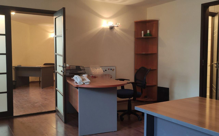 Офис на проспекте, 84 м2 фото