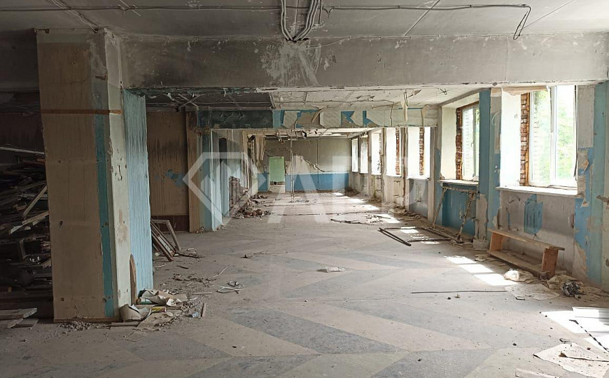 Продается трёхэтажное здание фото
