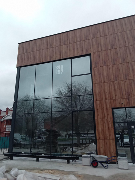 Сдам первый этаж отдельно стоящего здания свободного назначения, 330 м² фото