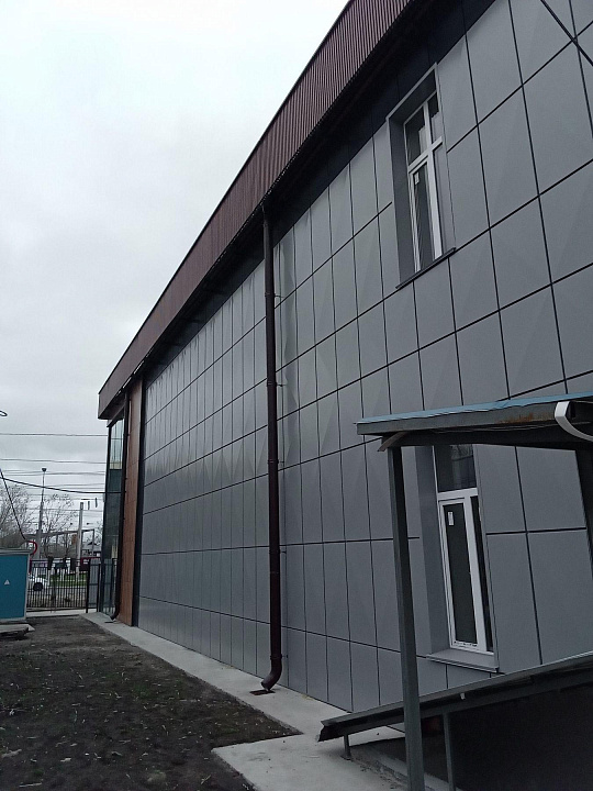 Сдам первый этаж отдельно стоящего здания свободного назначения, 330 м² фото