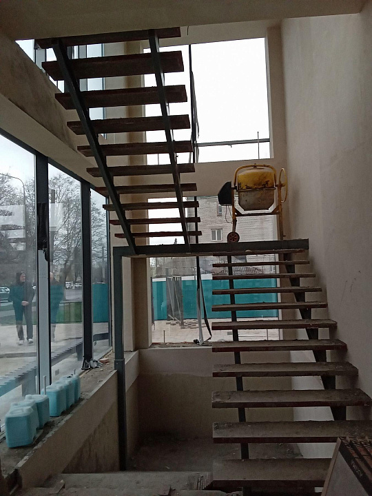 Сдам первый этаж отдельно стоящего здания свободного назначения, 330 м² фото