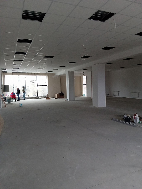 Сдам первый этаж отдельно стоящего здания свободного назначения, 330 м² фото