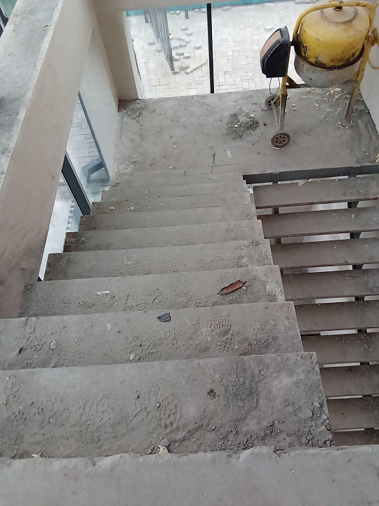 Сдам первый этаж отдельно стоящего здания свободного назначения, 330 м² фото