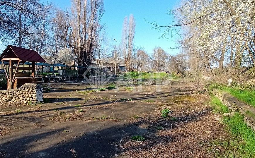 Продам отдельно стоящее здание, 317,7 м² и З/У 1069 м² фото