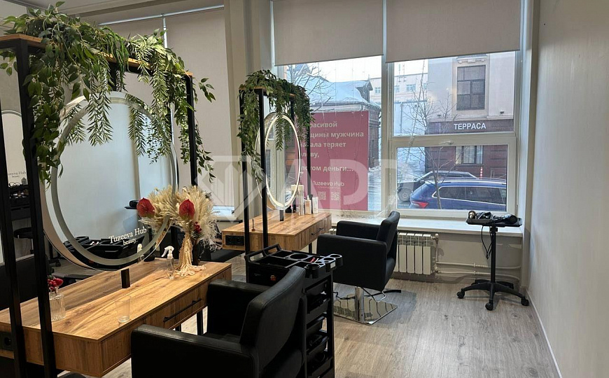 Сдаю 61 м² в центре. 1-ый этаж 1-ой линии фото