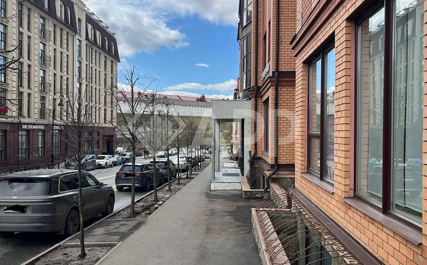 Сдаю 61 м² в центре. 1-ый этаж 1-ой линии фото