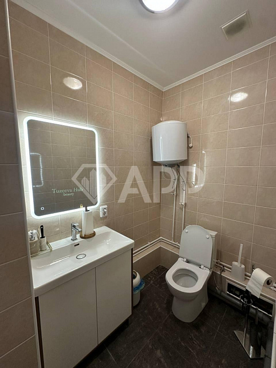 Сдаю 61 м² в центре. 1-ый этаж 1-ой линии фото