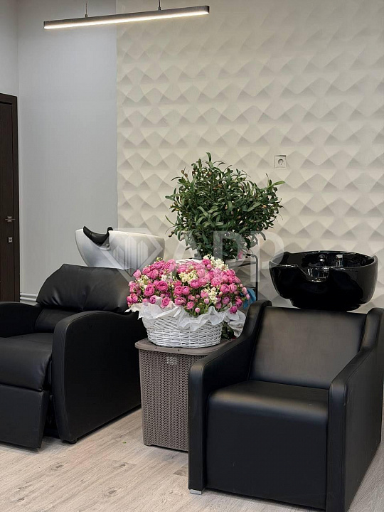 Сдаю 61 м² в центре. 1-ый этаж 1-ой линии фото